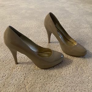Steve Madden “P-Miami” Closed-Toe Nude Pump